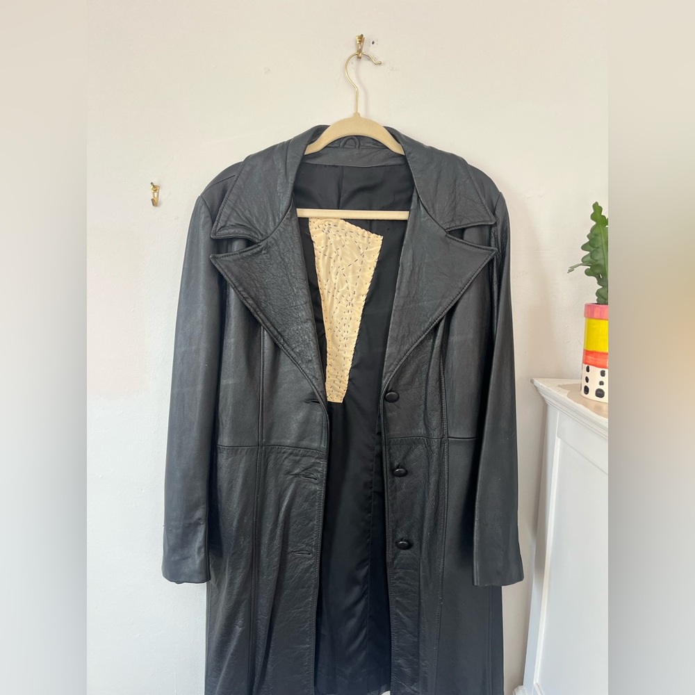 Vintage Women’s 70s Black Leather Coat